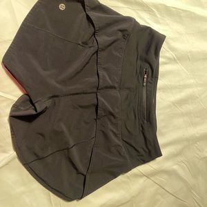 black lululemon shorts